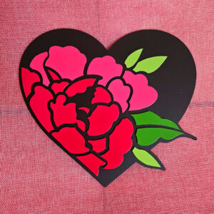 Peonia y corazón en madera - Decoración tatuaje japonés